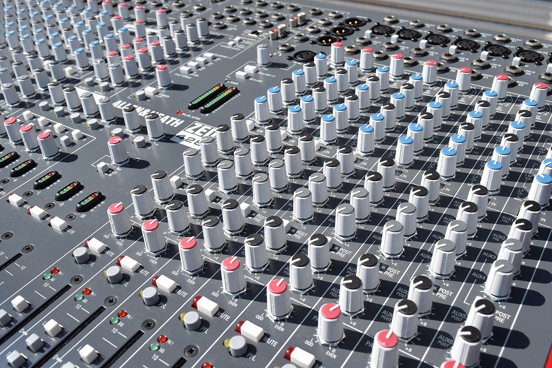 ALLEN&HEATH ZED428 ハードケース付 アナログミキサー|中古 ALLEN&HEATH ZED428 ハードケース付 アナログミキサー|中古