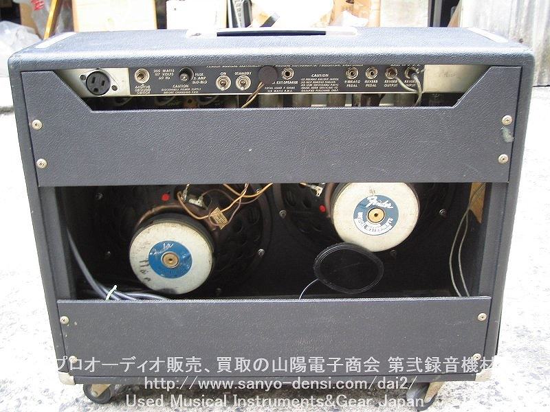 �y���Ô̔��@�M�^�[�A���v�z FENDER TWIN REVERB 100W 1974�N