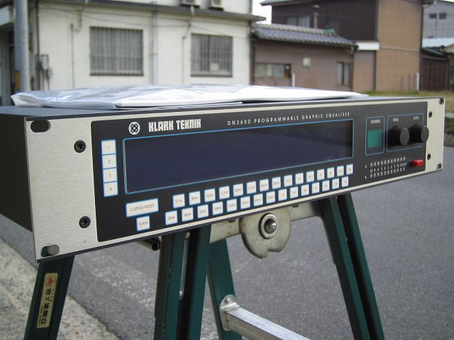 中古機材　KLARK-TEKNIK DN3600 Programmable Graphic Equaliser