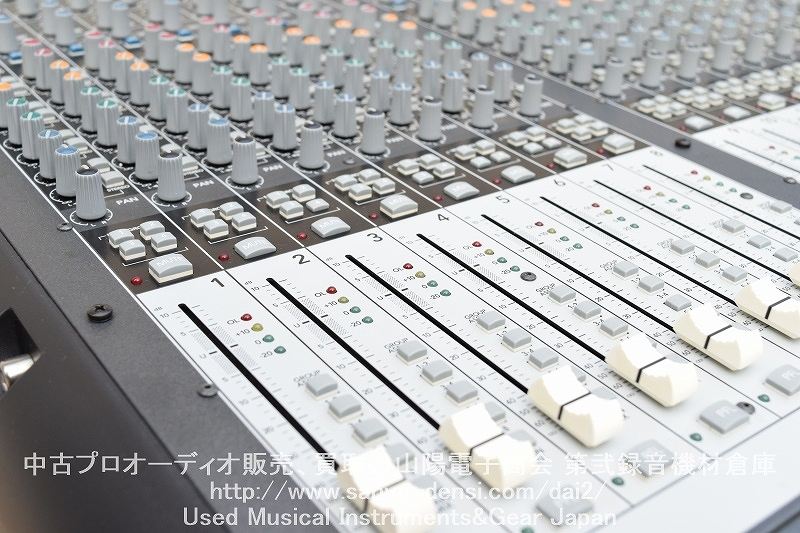 Onyx24 24-Channel Premium Analog USB Mixer - MACKIE | MACKIE