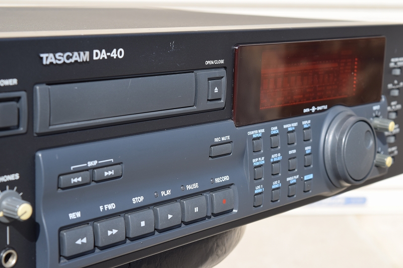 中古 TASCAM DA-40 業務用DAT