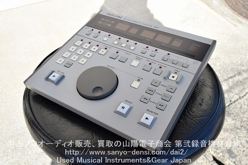 TASCAM タスカム RC-900 ユニバーサルコントロールユニット TASCAM
