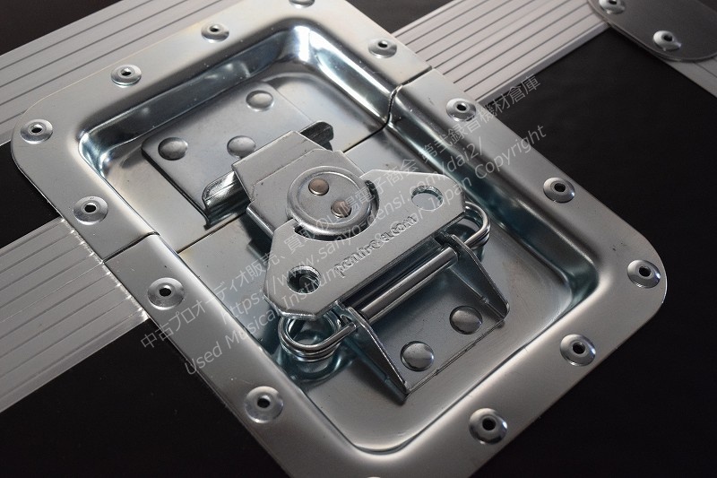 PULSE (パルス）のミキサー用ケース、MIDAS M32/M32 Live用、キャスター付き。山陽電子商会 第弐録音機材倉庫