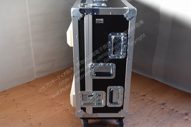 PULSE (パルス）のミキサー用ケース、MIDAS M32/M32 Live用、キャスター付き。山陽電子商会 第弐録音機材倉庫